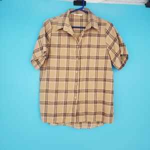 Romwe Size XS Tan Plaid Short Sleeve Shirt